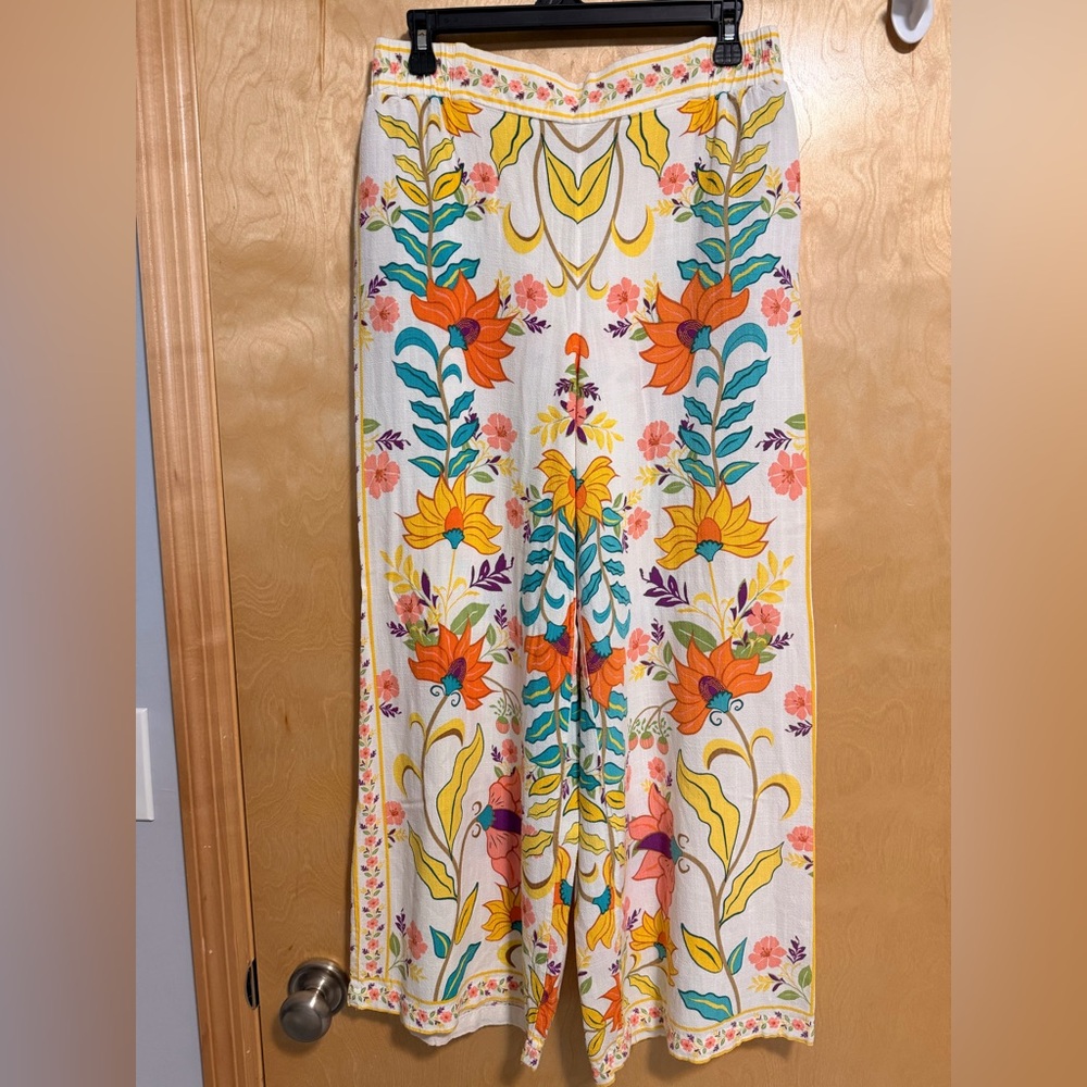 Floral Print Wide-Leg Pants - Picture 2 of 5
